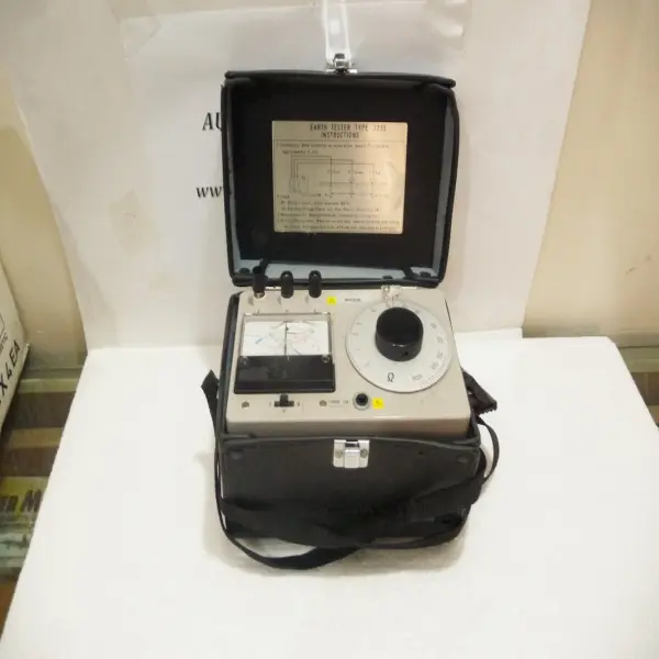 Earth Tester, Type 3235 11, Model 2004, Yokogawa, Japan